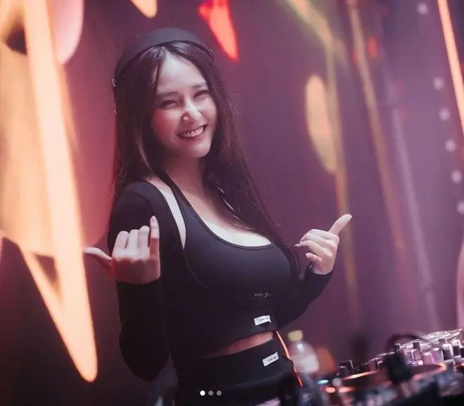 网络红歌dj火爆歌曲合集-最新抖音快手DJ神曲-抖音最火中文DJ舞曲下载