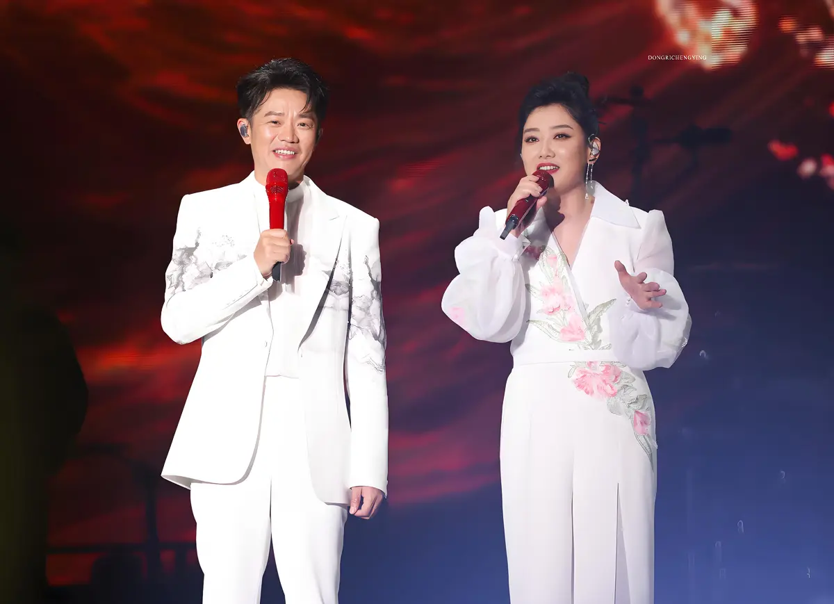 凤凰传奇经典歌曲下载-凤凰传奇2005-2025年所有专辑歌曲合集无损资源